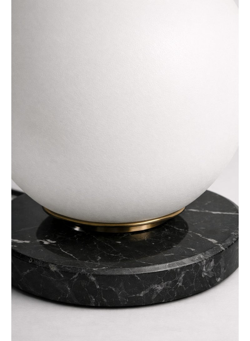 Cluc Marble Globo di vetro table lamp - black - Image 4